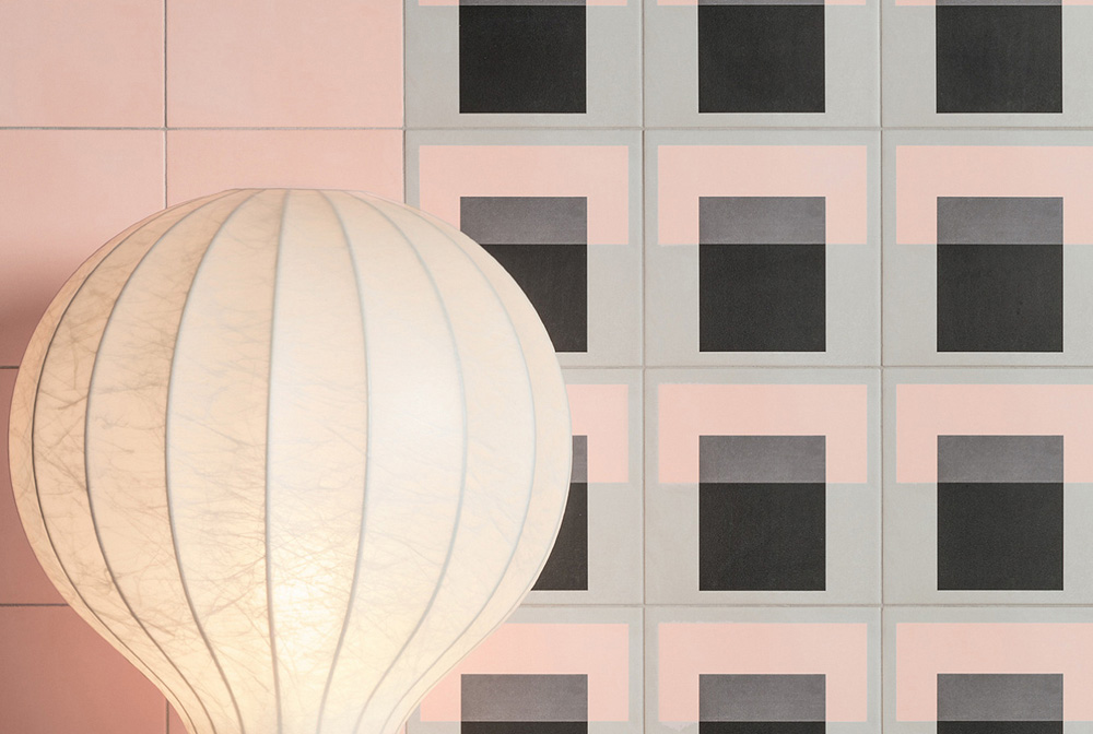 Розовая напольная плитка 15х15