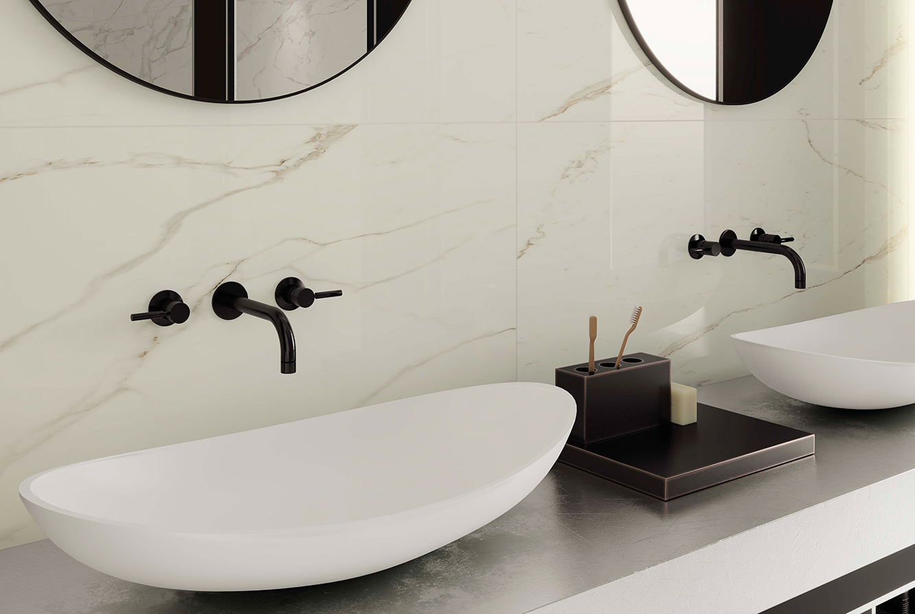 Плитка под камень для ванной комнаты в классическом стиле