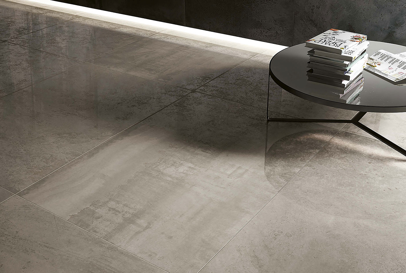 Серая напольная плитка под металл, Россия