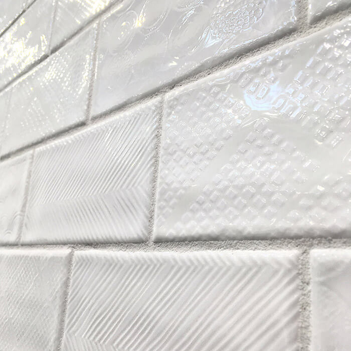 Плитка с ажурным узором под кирпичик