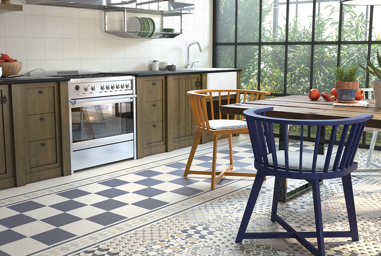 Бело-серая плитка в стиле пэчворк