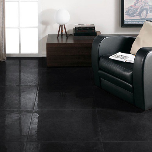 Плитка черного цвета под полированный камень