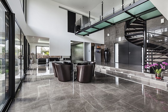 Чарующая атмосфера мраморной плитки для пола кофейного цвета