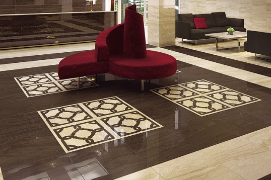 Плитка для пола коричневого цвета с рисунком под яшму