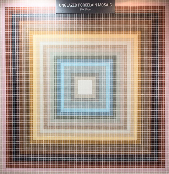 Мозаика из керамогранита в калейдоскопе оттенков моноколор