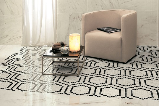 Мозаичные декоры из керамогранита в виде пчелиных сот