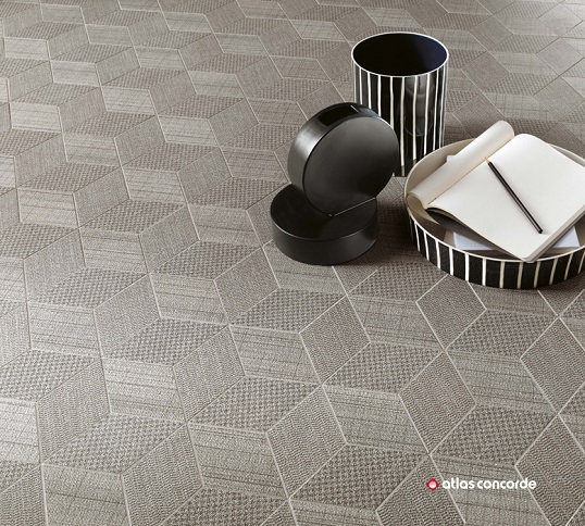 Керамогранитная мозаика под ткань, Италия