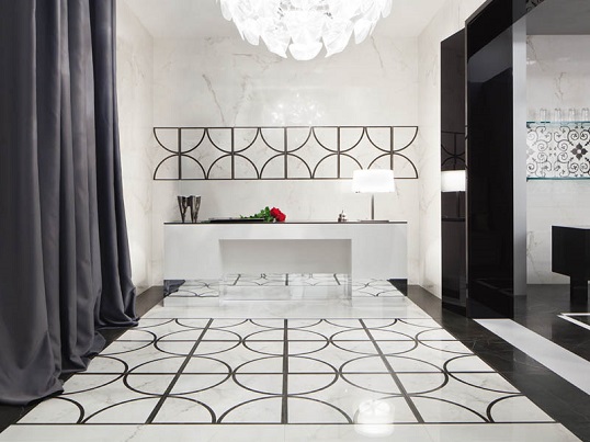 Белизна итальянского мрамора на поверхности напольной плитки, новинка 2015