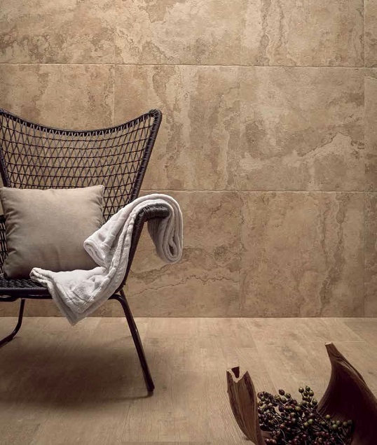 Керамогранит с имитацией ценной породы травертина