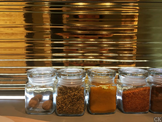 Металлизированная плитка для ванной и кухни