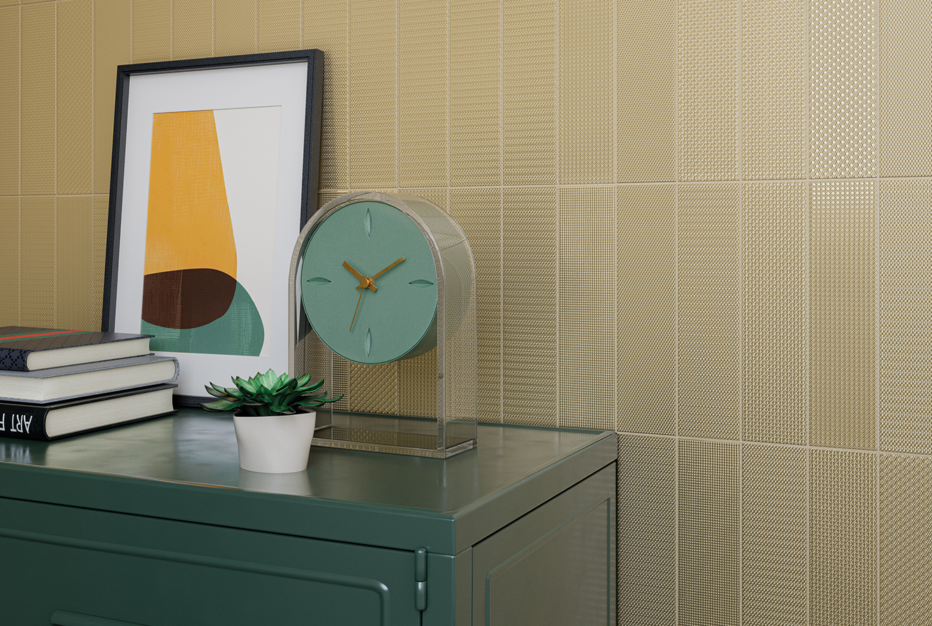 Настенная плитка под металлизированную ткань